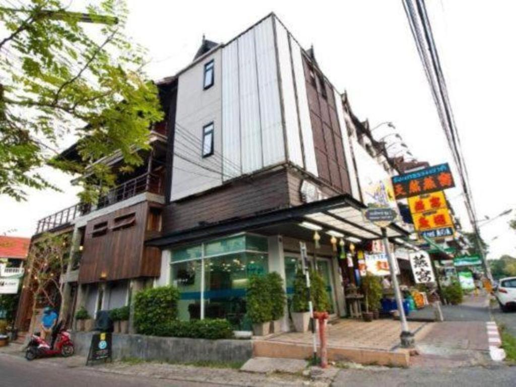 The Arak Bed Bar And Hostel Csiangmaj Kültér fotó