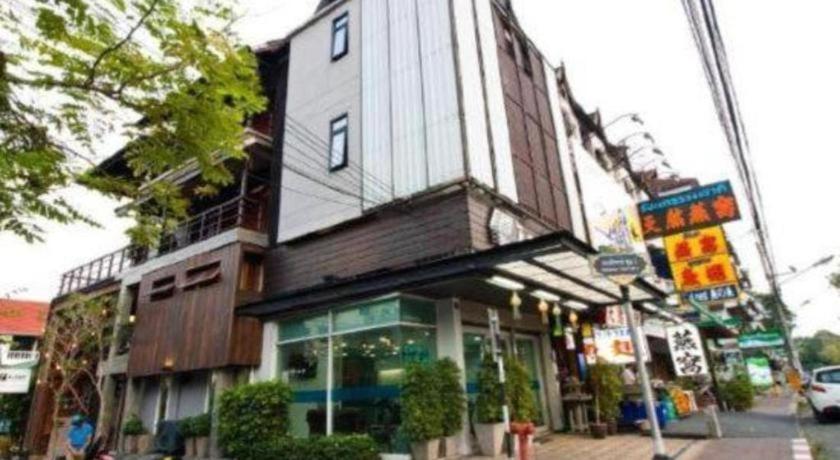 The Arak Bed Bar And Hostel Csiangmaj Kültér fotó