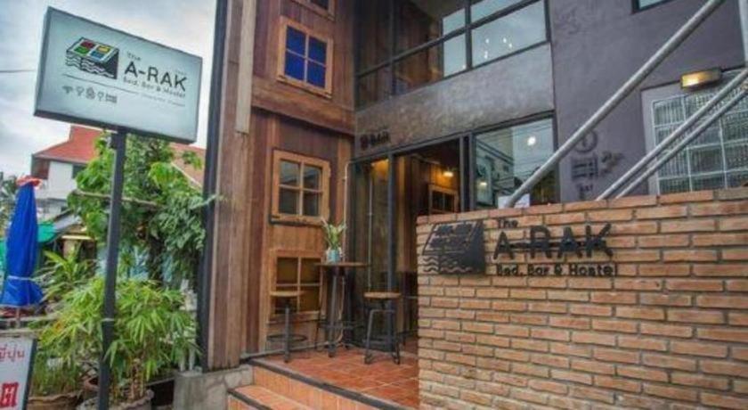 The Arak Bed Bar And Hostel Csiangmaj Kültér fotó