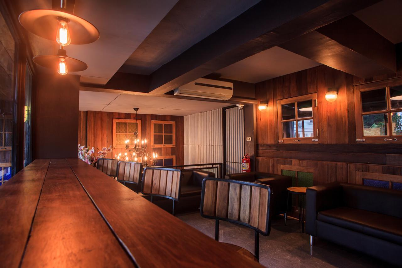 The Arak Bed Bar And Hostel Csiangmaj Kültér fotó